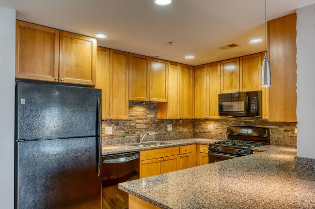 Foto del edificio - 7707 W Westwood Dr