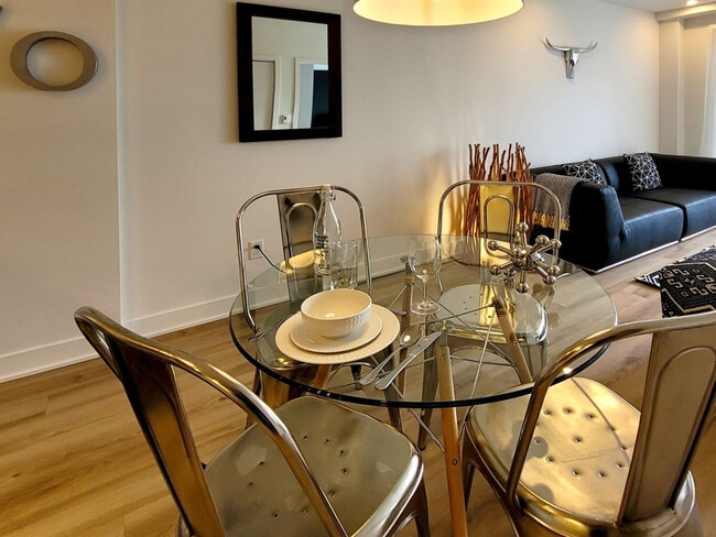 Photo du bâtiment - 3000 Av. Colomb