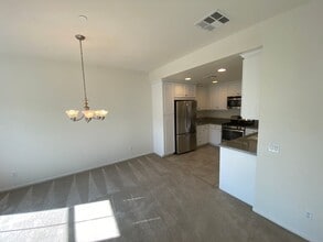 Building Photo - 1605 Waterlily Way