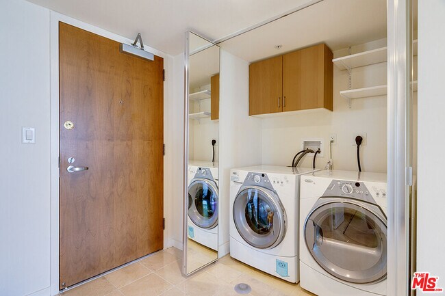 Foto del edificio - 13700 Marina Pointe Dr