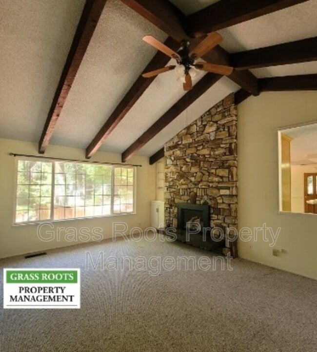 Building Photo - 20 Turpentine Dr