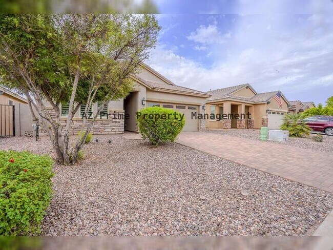 Foto del edificio - 671 E Blossom Rd