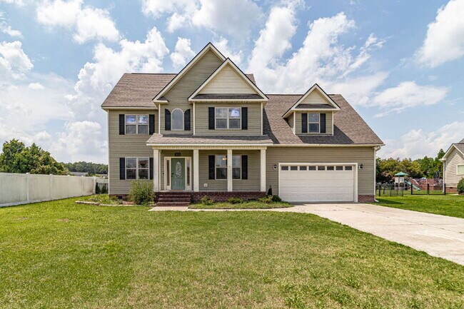 Foto del edificio - Spacious 2-Story in Pikeville! 3 BR | 2.5 BA w/ Bonus Room *Lawn Care / Trash Included*