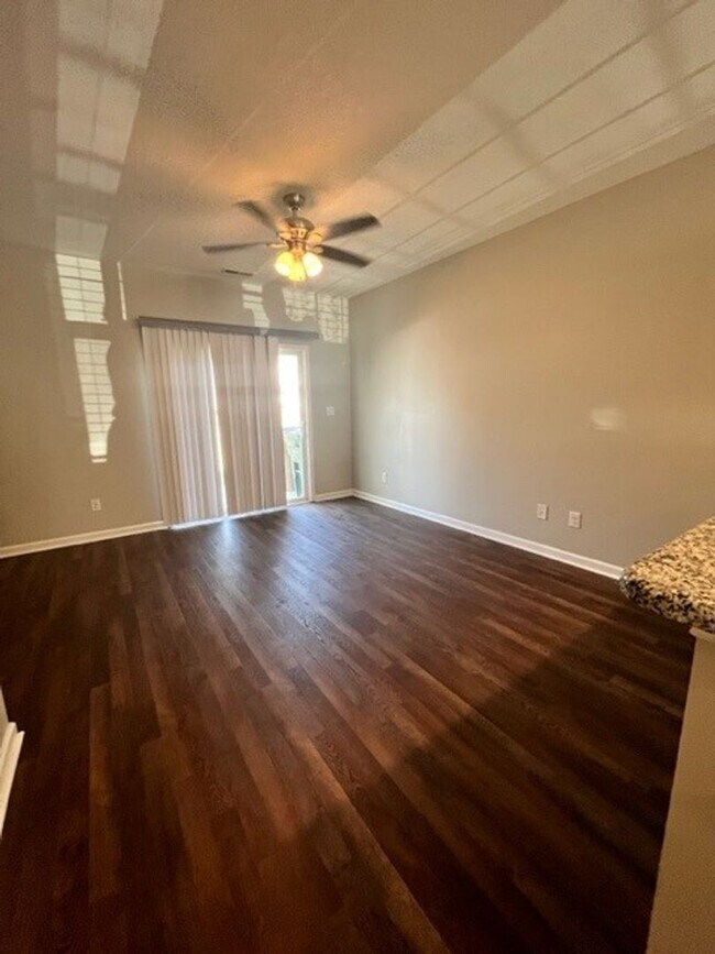 Foto del edificio - 2 bedroom 2.5 bath townhome available