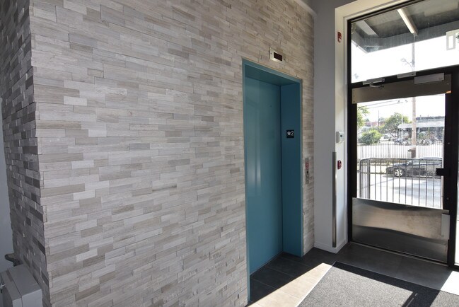Foto del edificio - 4800 Brown St