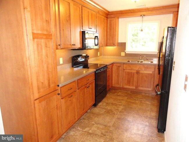 Foto del edificio - 800 Montgomery Ave