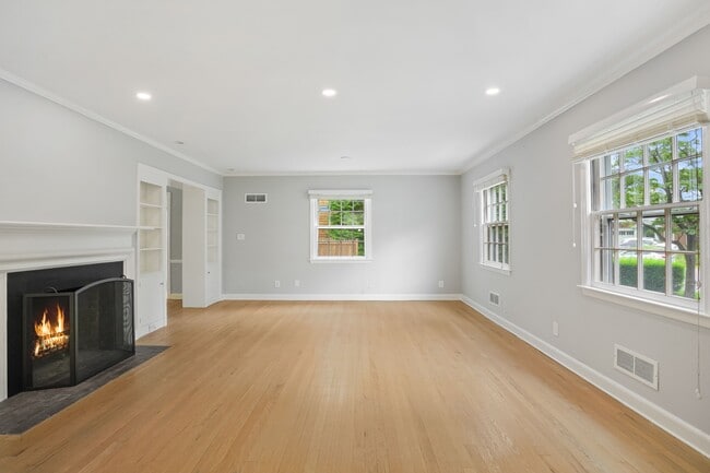Building Photo - 35 Skylark Rd
