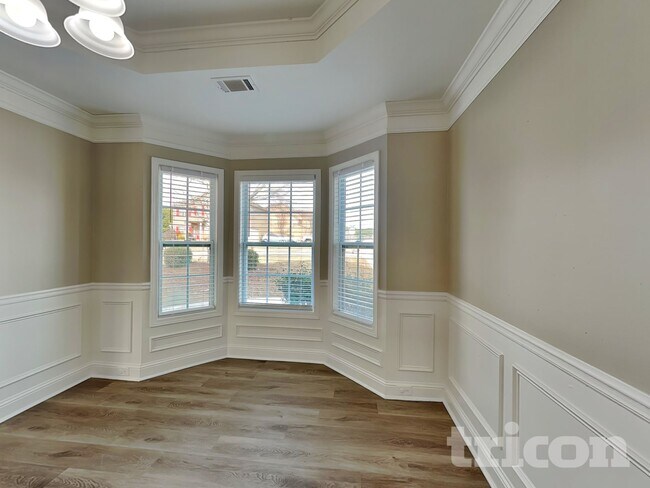 Foto del edificio - 905 Southfork Dr