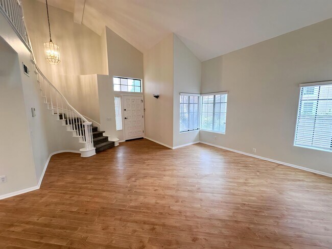 Foto del edificio - 469 Savona Way