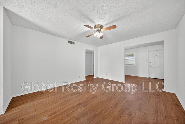 Foto del edificio - 309 Meadow Dr