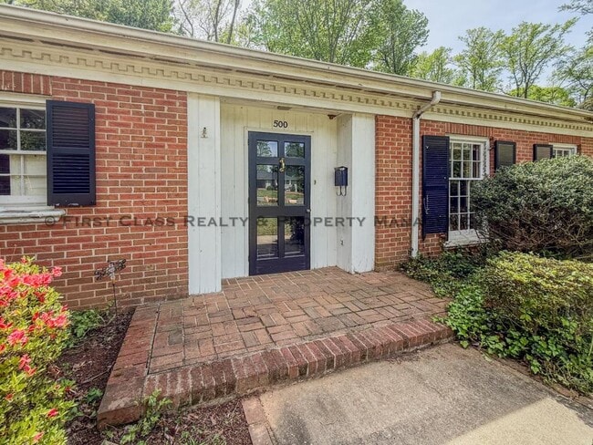 Photo - 500 Ashworth Rd House