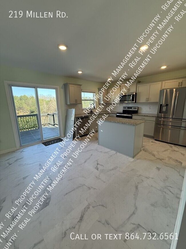 Foto del edificio - 219 Millen Dr