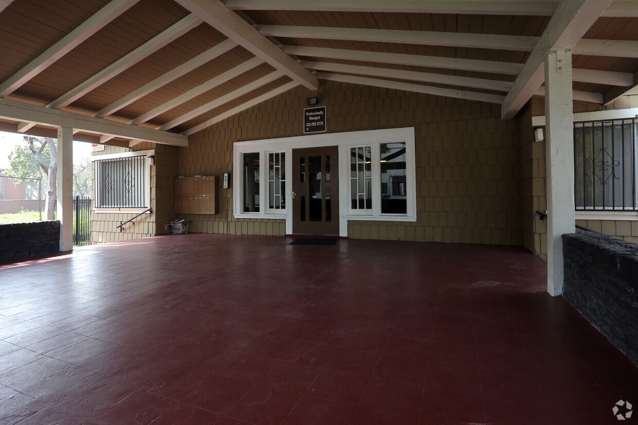 Foto del edificio - 2375 Scarff St