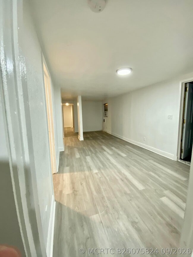 Building Photo - 427 N 14th St