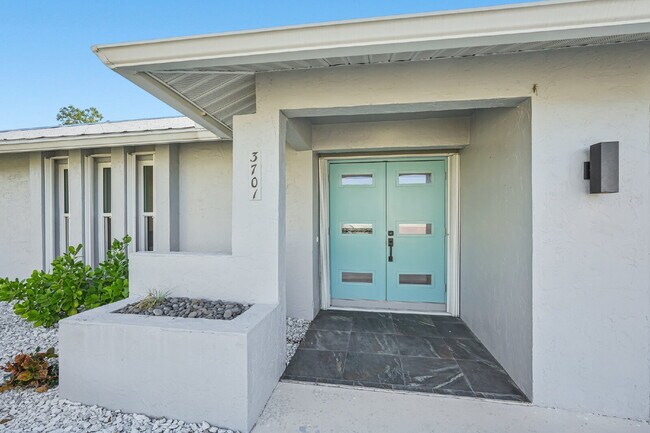Foto del edificio - 3701 SE 17th Pl