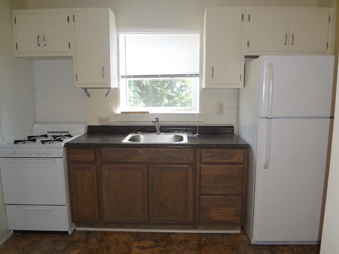 Kitchen - 2466 Market St