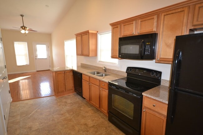 Building Photo - Modern 2 bedroom Apartment with One-Level ...
