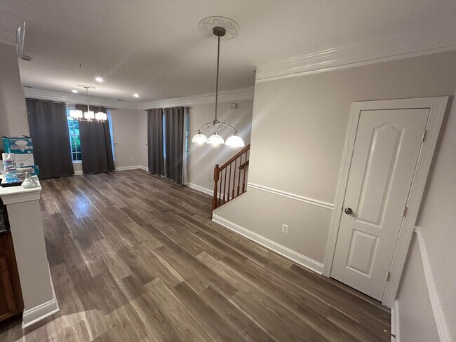 Foto del edificio - 640 Orchard Ridge Dr