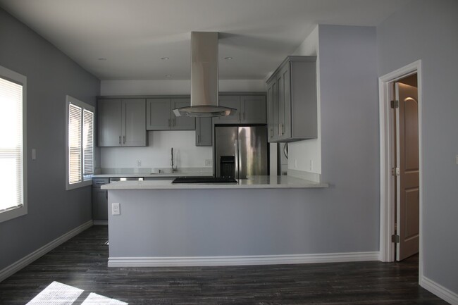 Building Photo - 1315 Park Ave