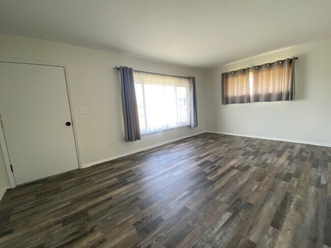 Foto del edificio - 1026 N Napa St