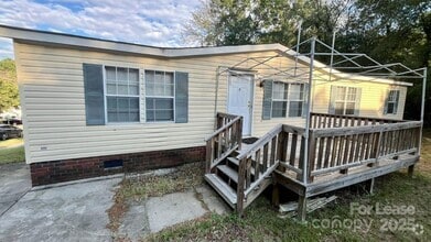 Building Photo - 504 Celia St