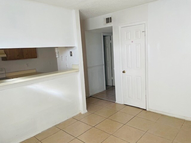 Foto del edificio - 1511a Kings Rd