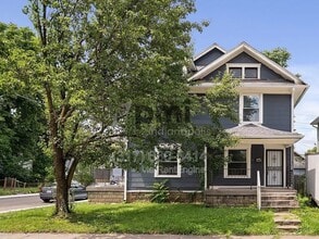 Building Photo - 3502 N Kenwood Ave