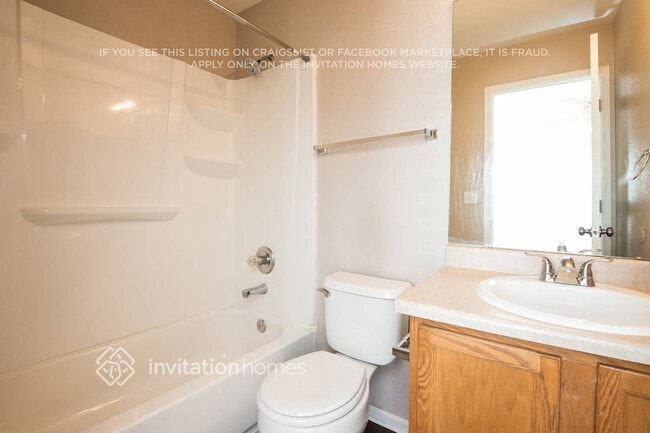Building Photo - 1325 Waxwing Ave