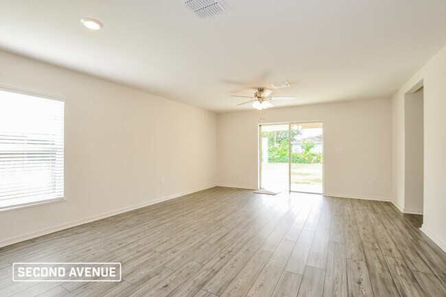Building Photo - 12 Wood Amber Ln