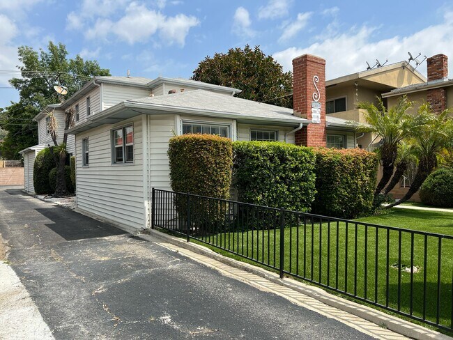 Foto del edificio - 11591 Riverside Dr