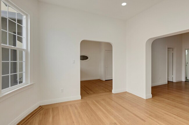 Living Room - 213 7th St