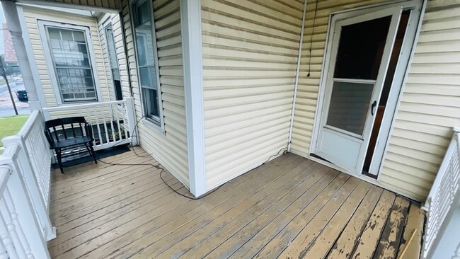 Building Photo - 637 Rutger St