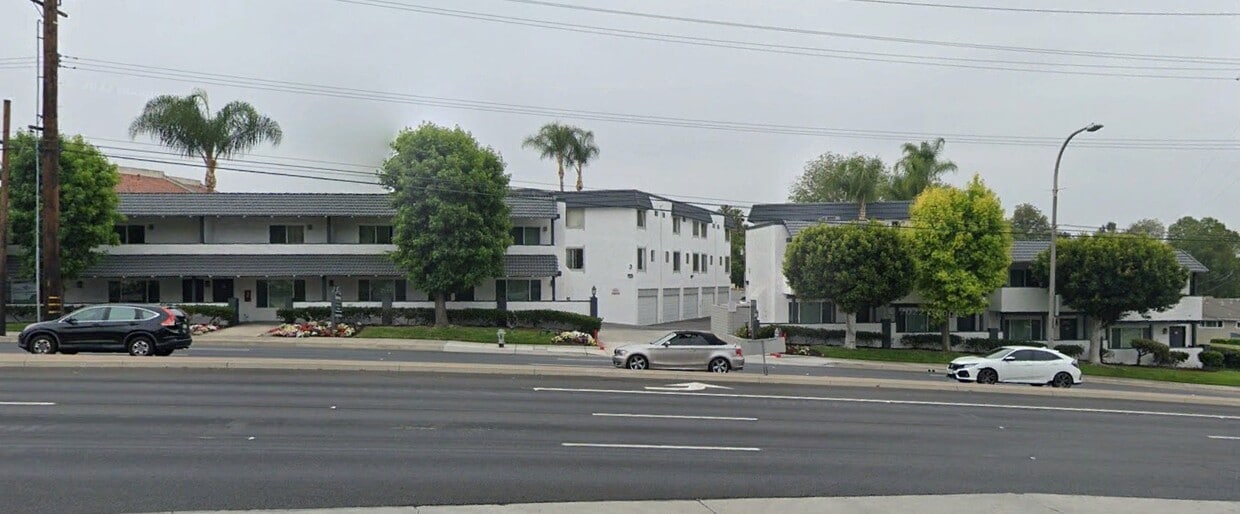 Stonewood Apartments - Outside - Stonewood Apartments - NO AVALIABLE UNITS