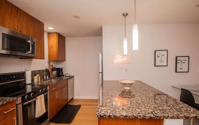 Building Photo - 64 Louis Prang St