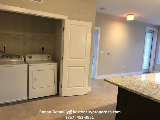 Building Photo - 2 bedroom in Cambridge MA 02140