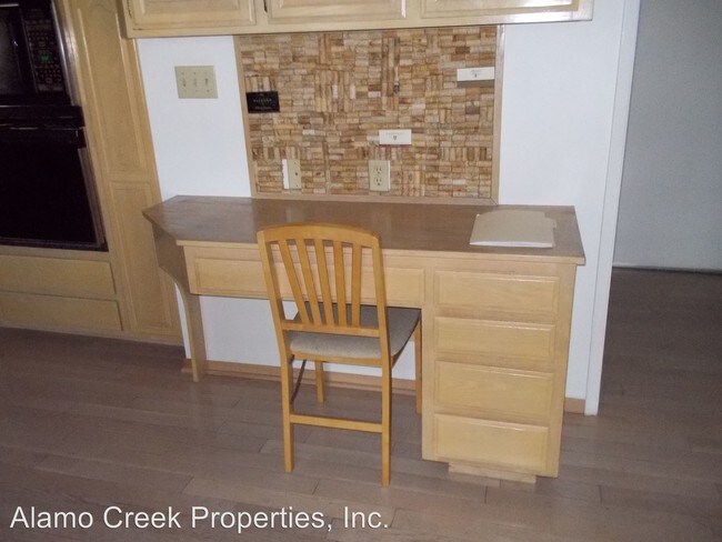 Building Photo - 100 Cheyenne Dr