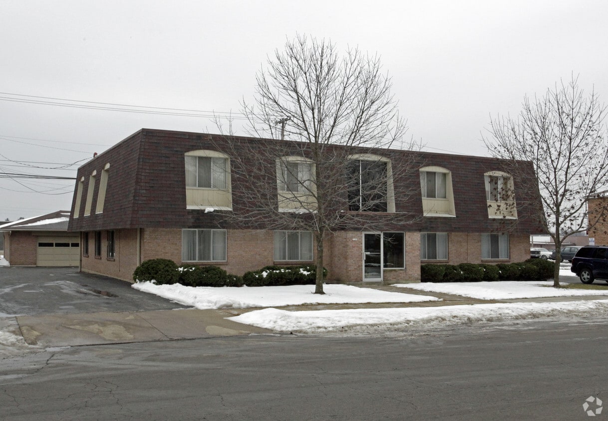 3180 Valerie Arms Dr, Dayton, OH 45405 Apartments in Dayton, OH