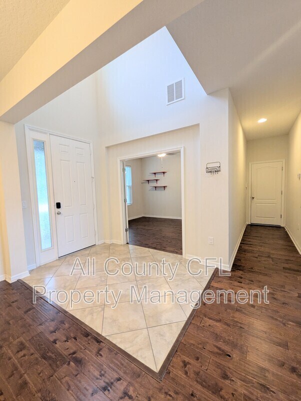 Foto del edificio - 2573 Tree Meadow Loop