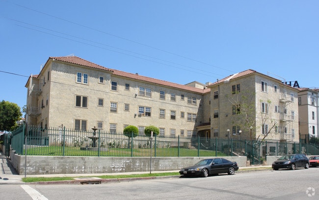 Building Photo - Oxford Apartments