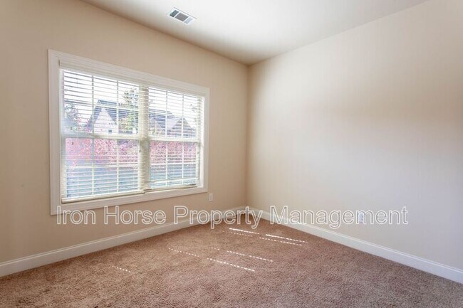 Foto del edificio - 232 Towns Walk Dr