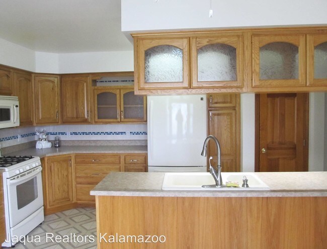 Building Photo - 479 Treasure Island Dr
