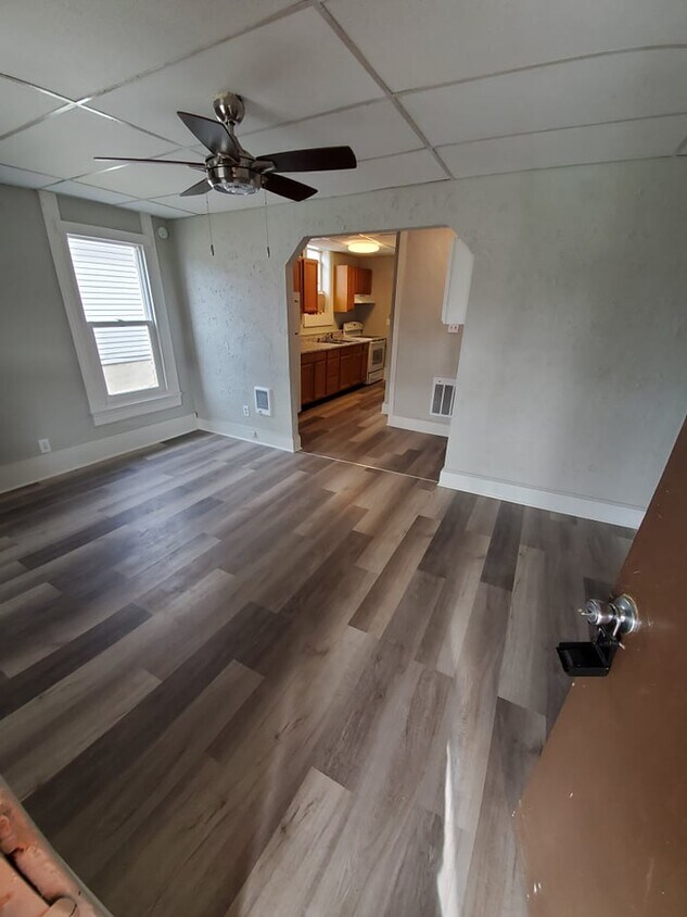 1 E Main St, Mooresville, IN 46158 House for Rent in Mooresville, IN