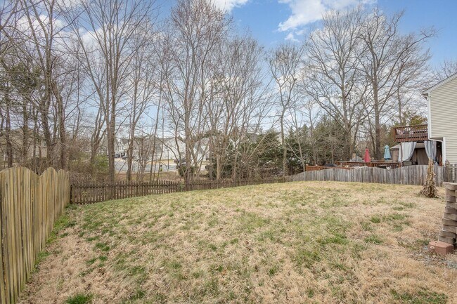 Foto del edificio - Elegant 4-bedroom Ballantyne home located ...