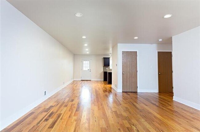 Comedor/Sala de estar - 4216 Lydia St