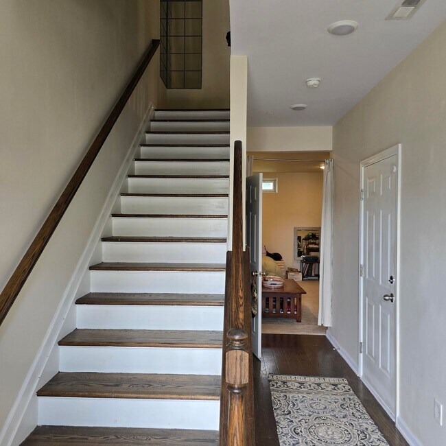 Foto del edificio - 76 Albert Ct