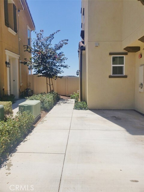 Building Photo - 27436 Clarise Ln