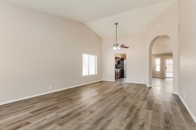 Foto del edificio - 10249 W Orange Dr