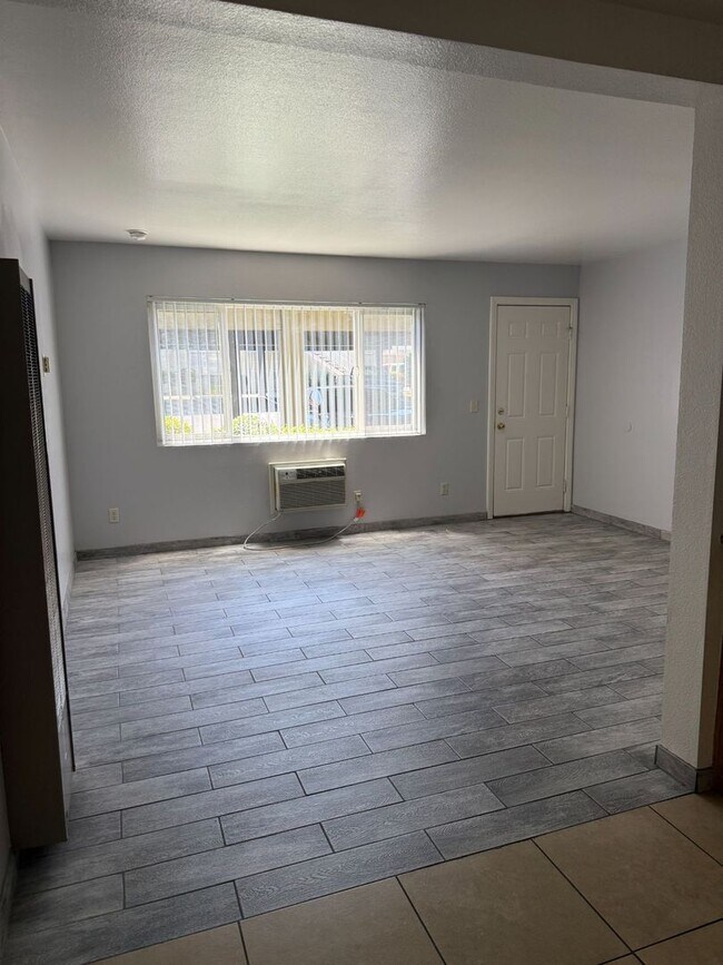Foto del edificio - 1 BEDROOM 1 BATHROOM ONTARIO APARTMENT