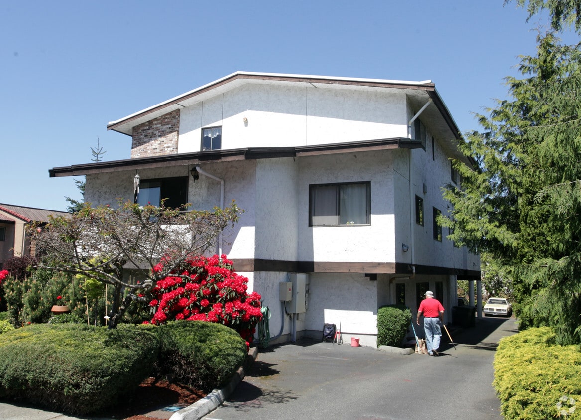Building Photo - Aring Apartments