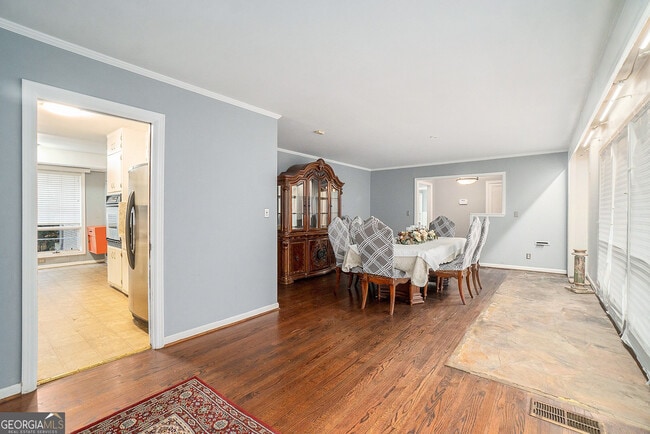 Building Photo - 3382 Bobolink Cir SW